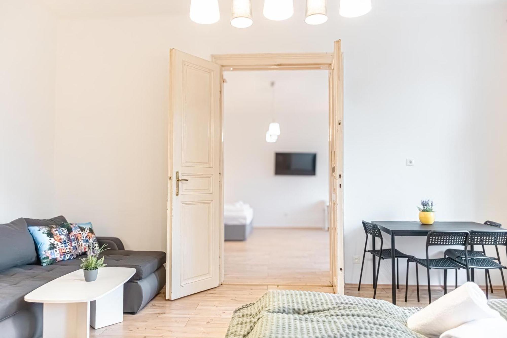 Attractive 2Br Apt Near Akh Ideal For Longstays Wien Eksteriør billede