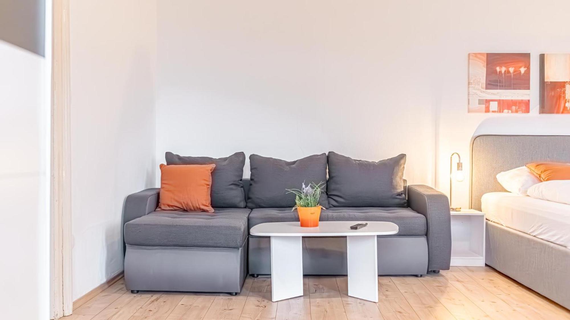 Attractive 2Br Apt Near Akh Ideal For Longstays Wien Eksteriør billede