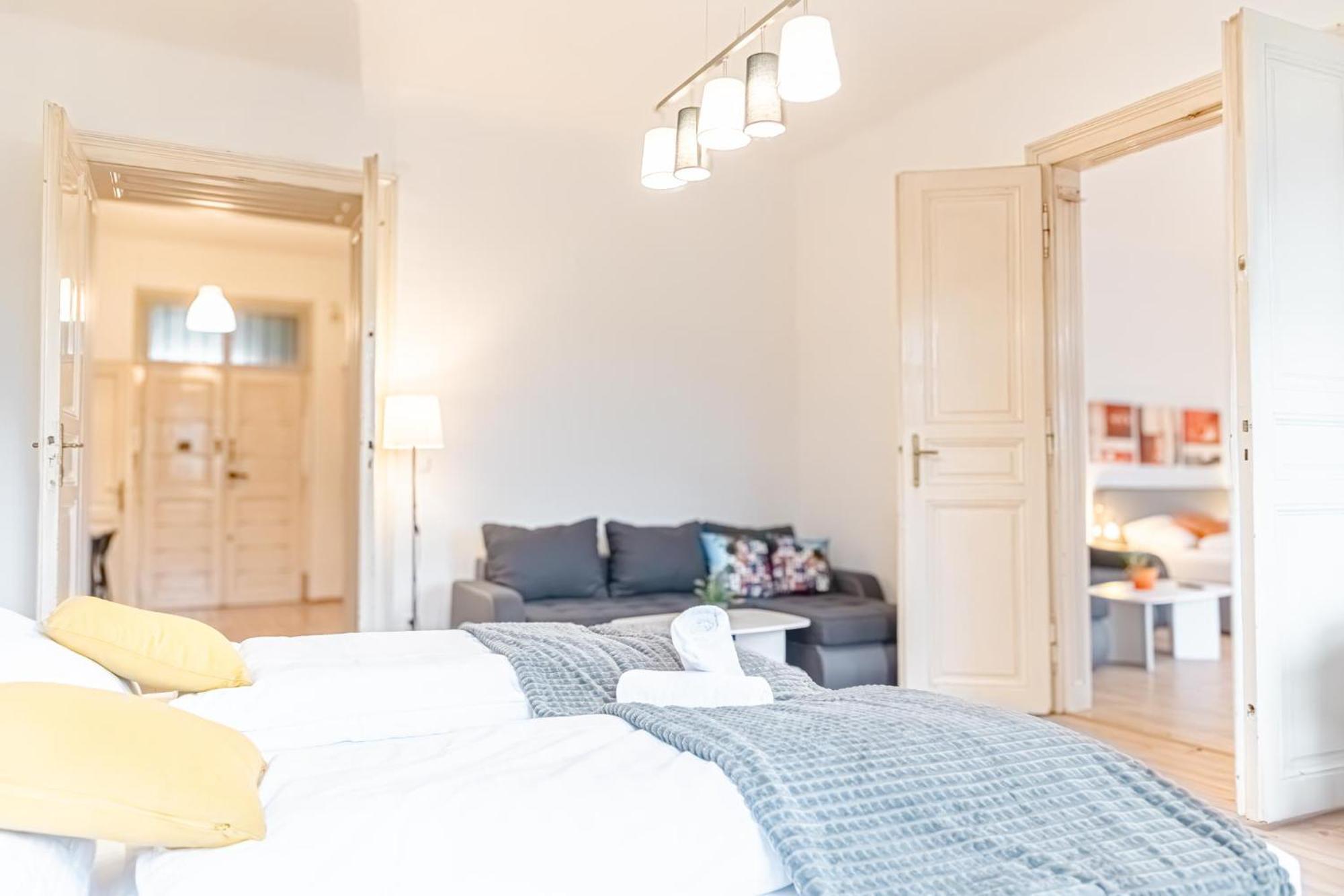 Attractive 2Br Apt Near Akh Ideal For Longstays Wien Eksteriør billede